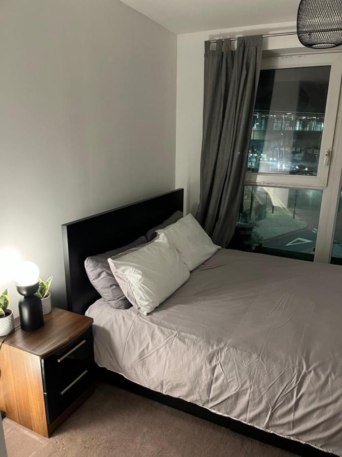 Luxurious Dlr Apartment Londres Exterior foto