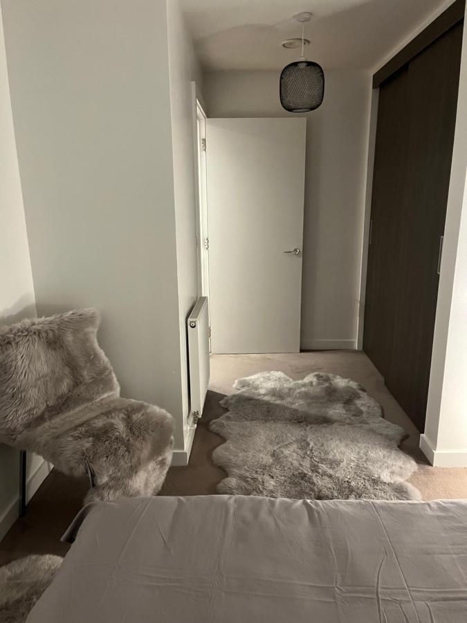 Luxurious Dlr Apartment Londres Exterior foto